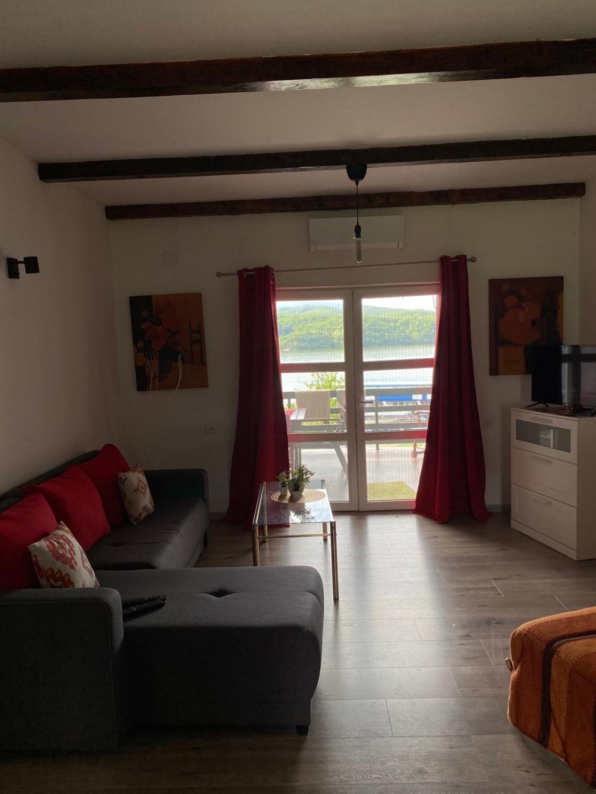 Appartement Tina à Tekija  Extérieur photo